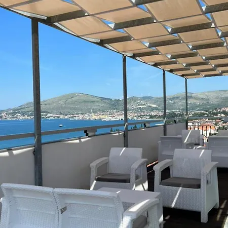 Violet * Trogir